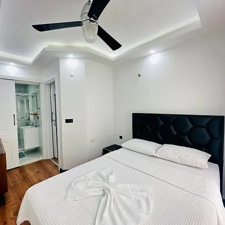 Merkezde 2+1 Rezidans Lueks Appartamento Kusadası
